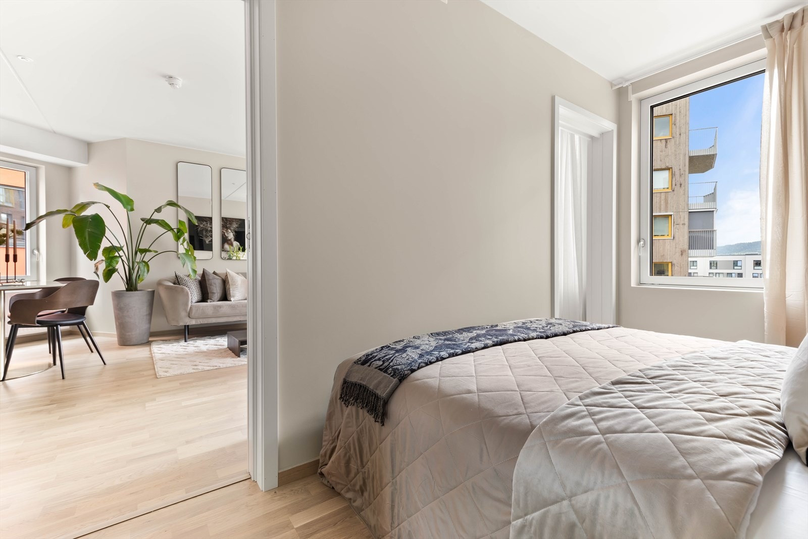 I tillegg har soverommet stort vindu for ekstra lysinnslipp. Galleribilde