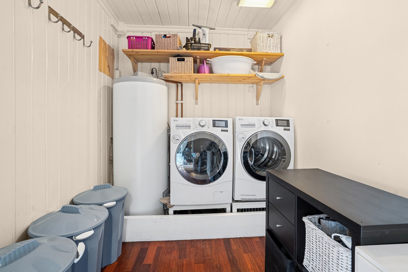 Vaskerom i 1. etasje. Praktisk rom med adkomst fra entréen. Galleribilde