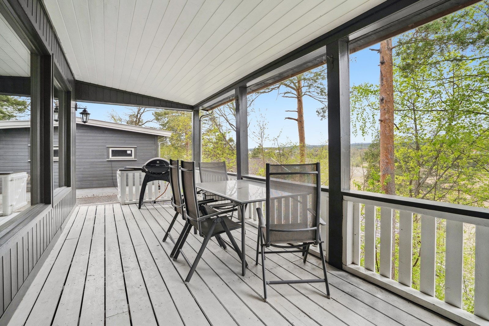 Terrassen ligger usjenert til. Galleribilde