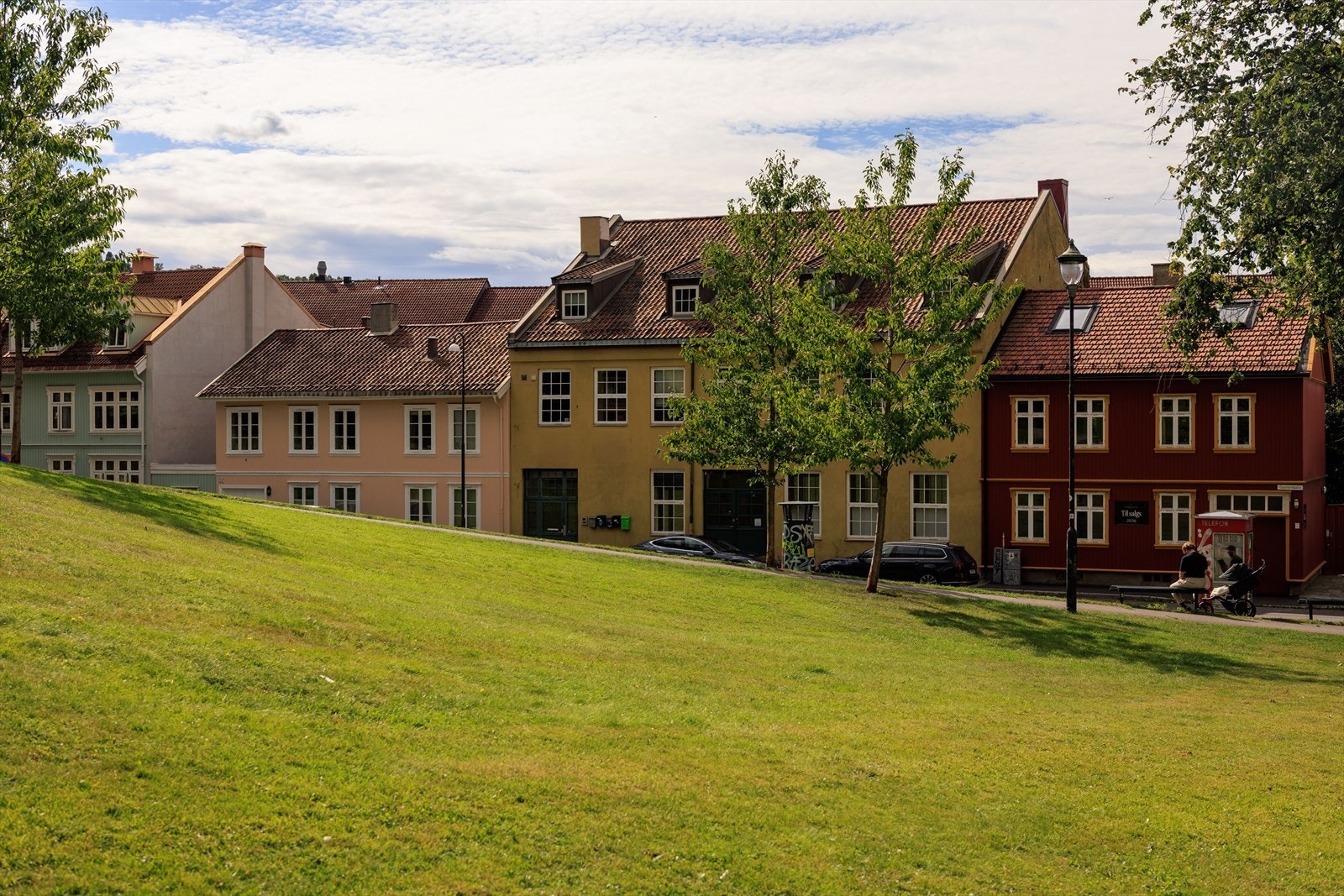 Området har en helt egen ro over seg, samtidig som det er meget sentralt og gangavstand til bykjernen Galleribilde