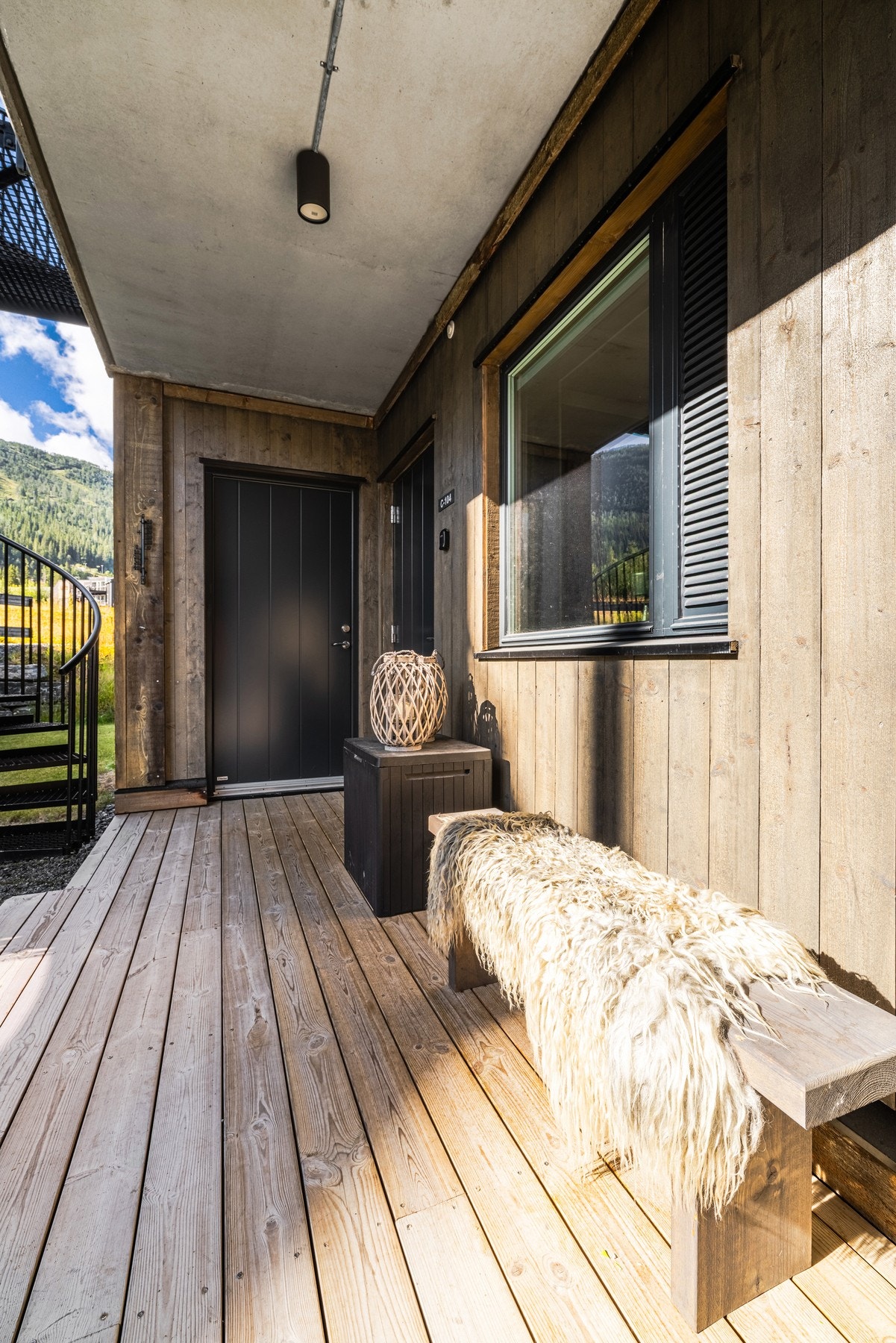 Inngangsparti med bod. Galleribilde