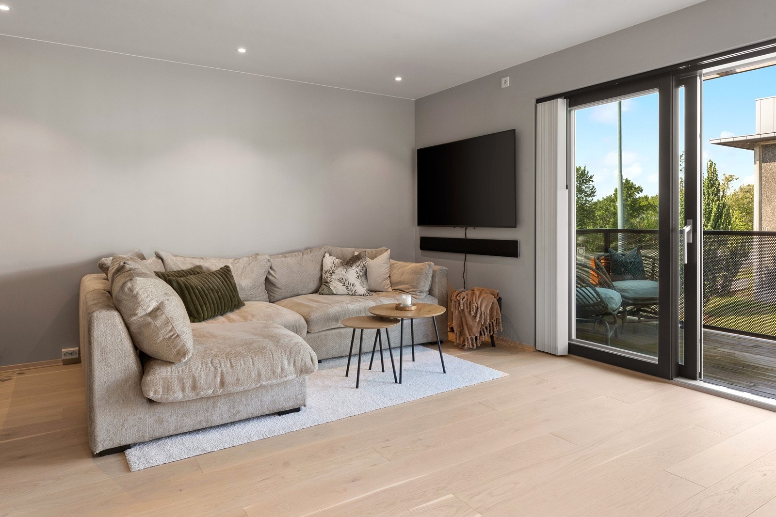 Her er det naturlig plassering av sofahjørne. Egen utgang til balkong fra stuen. Galleribilde