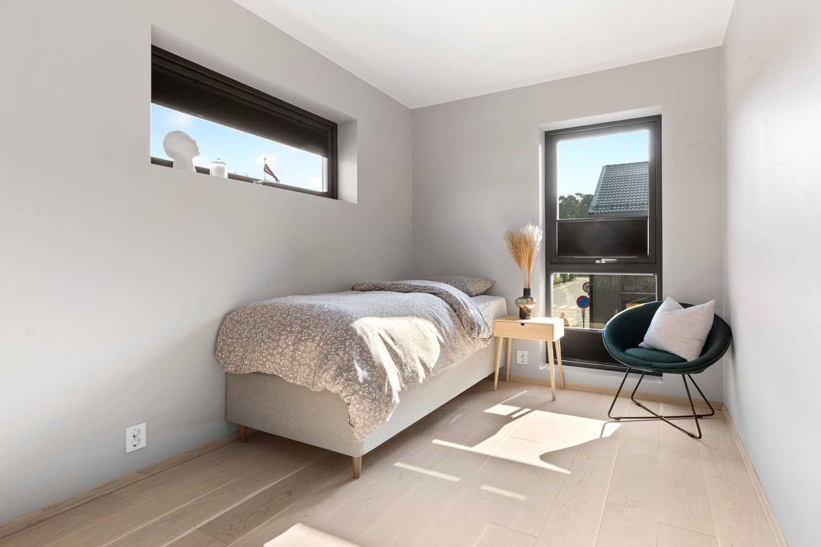 Soverom 2 gir muligheter for å ha barnerom, gjesterom eller kontor/hobbyrom. Galleribilde