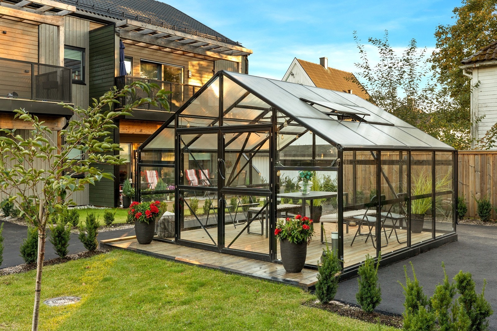 Her er det blant annet et felles drivhus til stor glede for beboerne Galleribilde