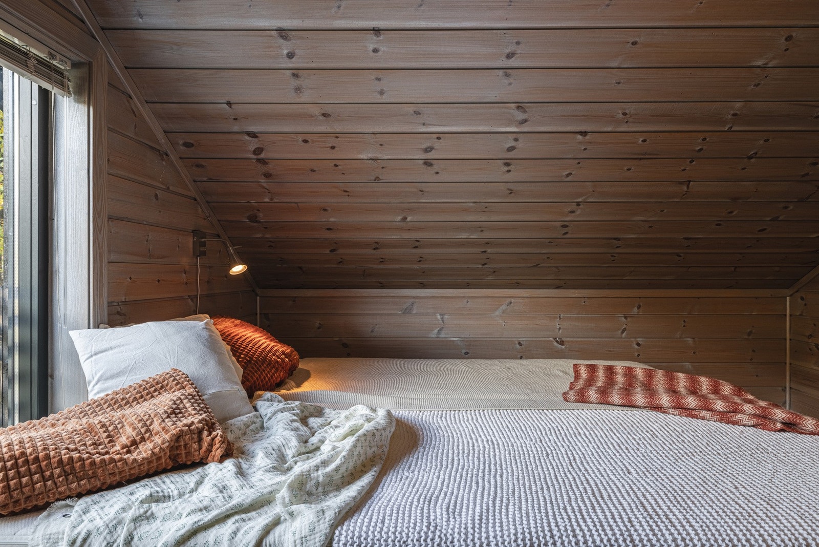 Loftestasje med dobbeltseng Galleribilde