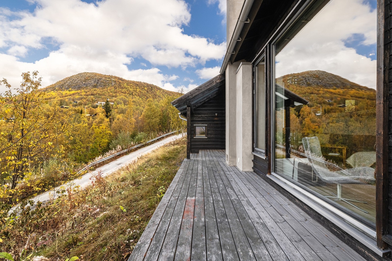 Terrasse langs huset Galleribilde