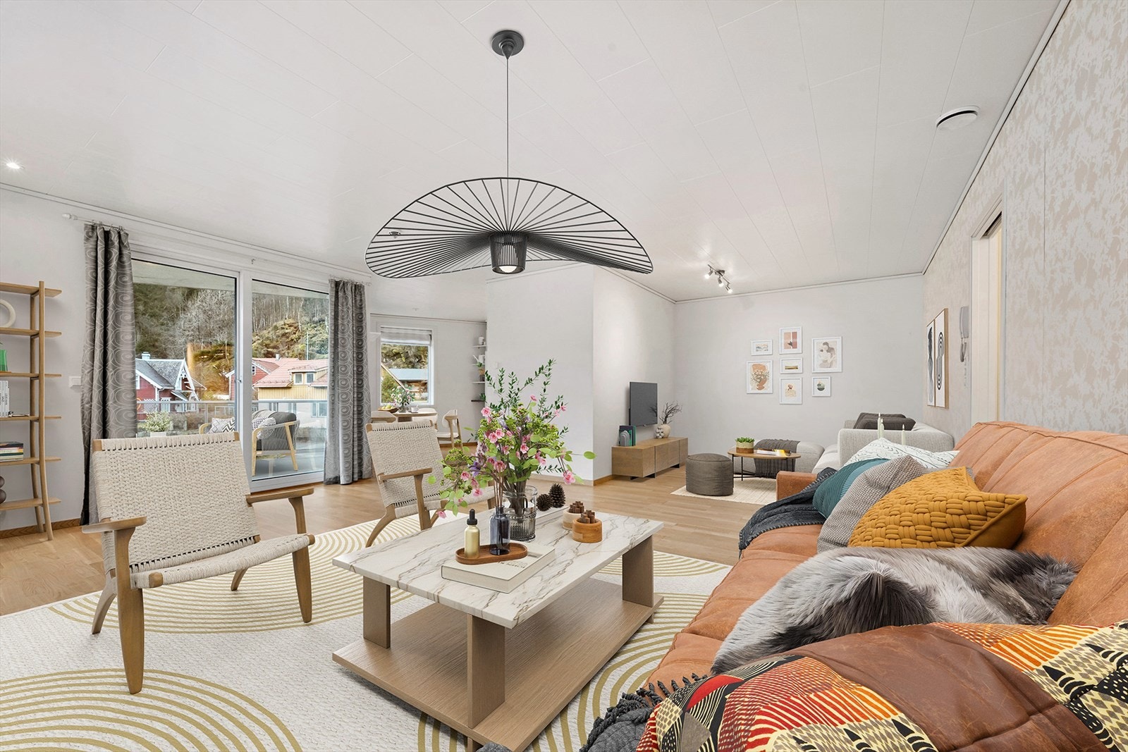 Romslig stue med utgang til terrasse Galleribilde