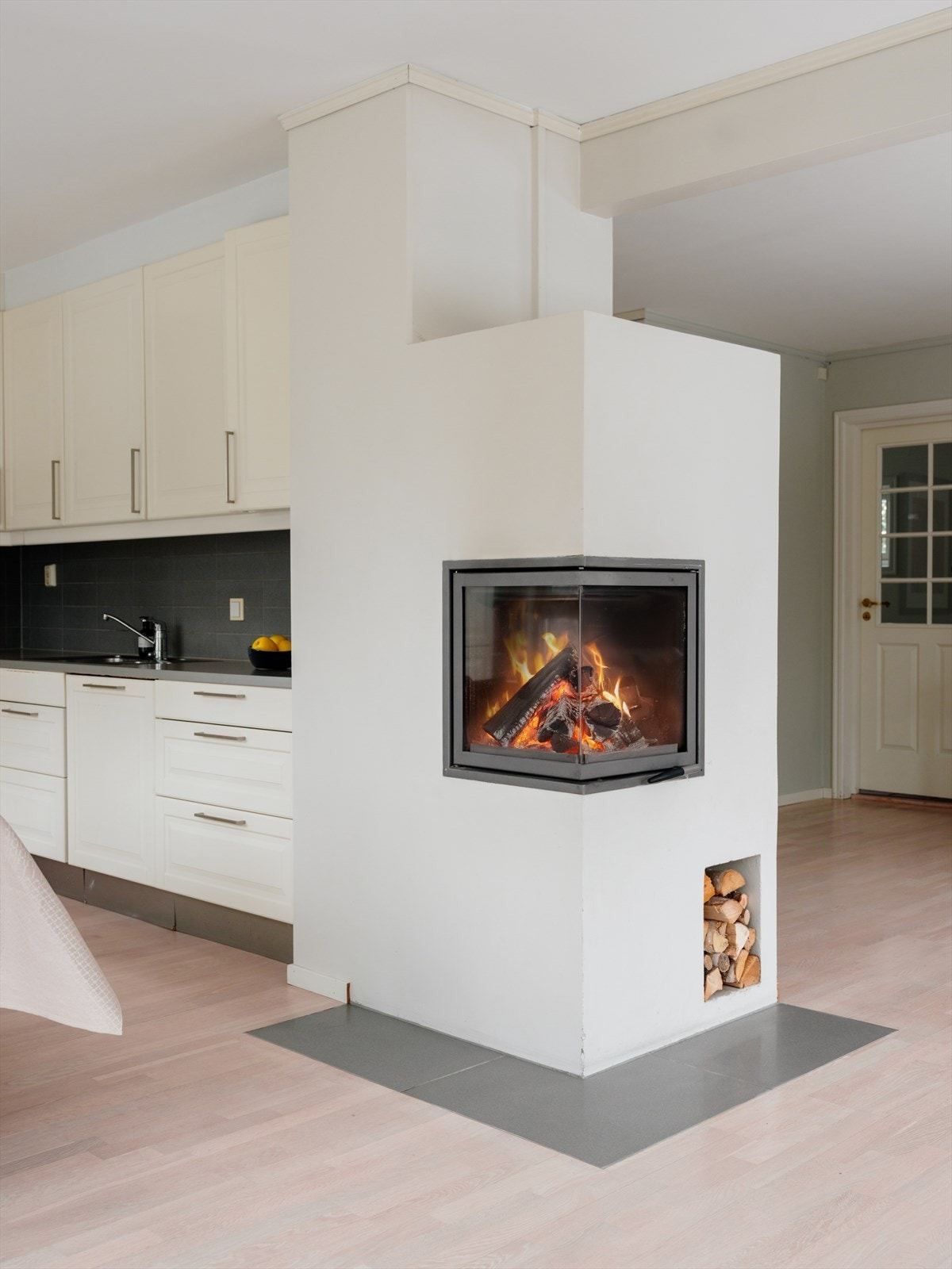 Peisen skaper et naturlig skille mellom de ulike sonene Galleribilde