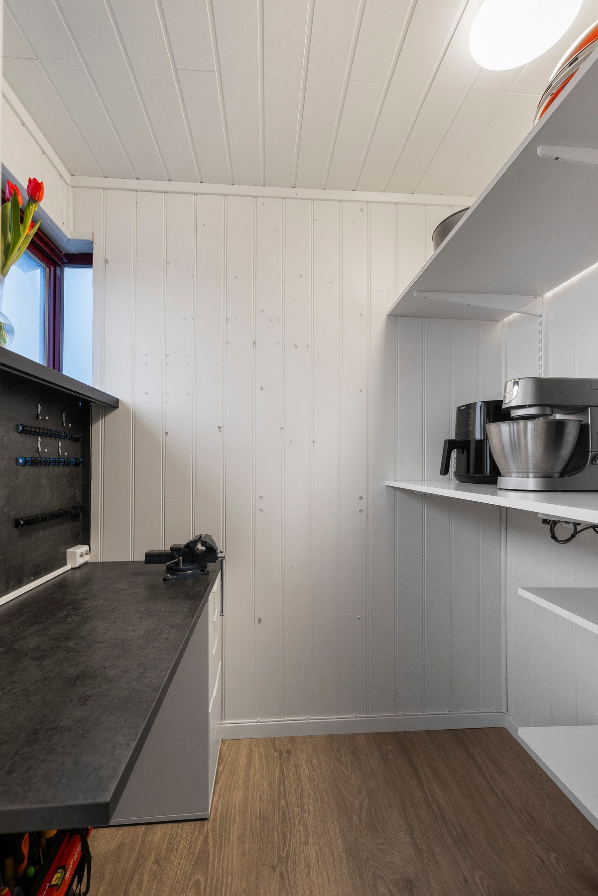 Balkongen har en praktisk bod Galleribilde