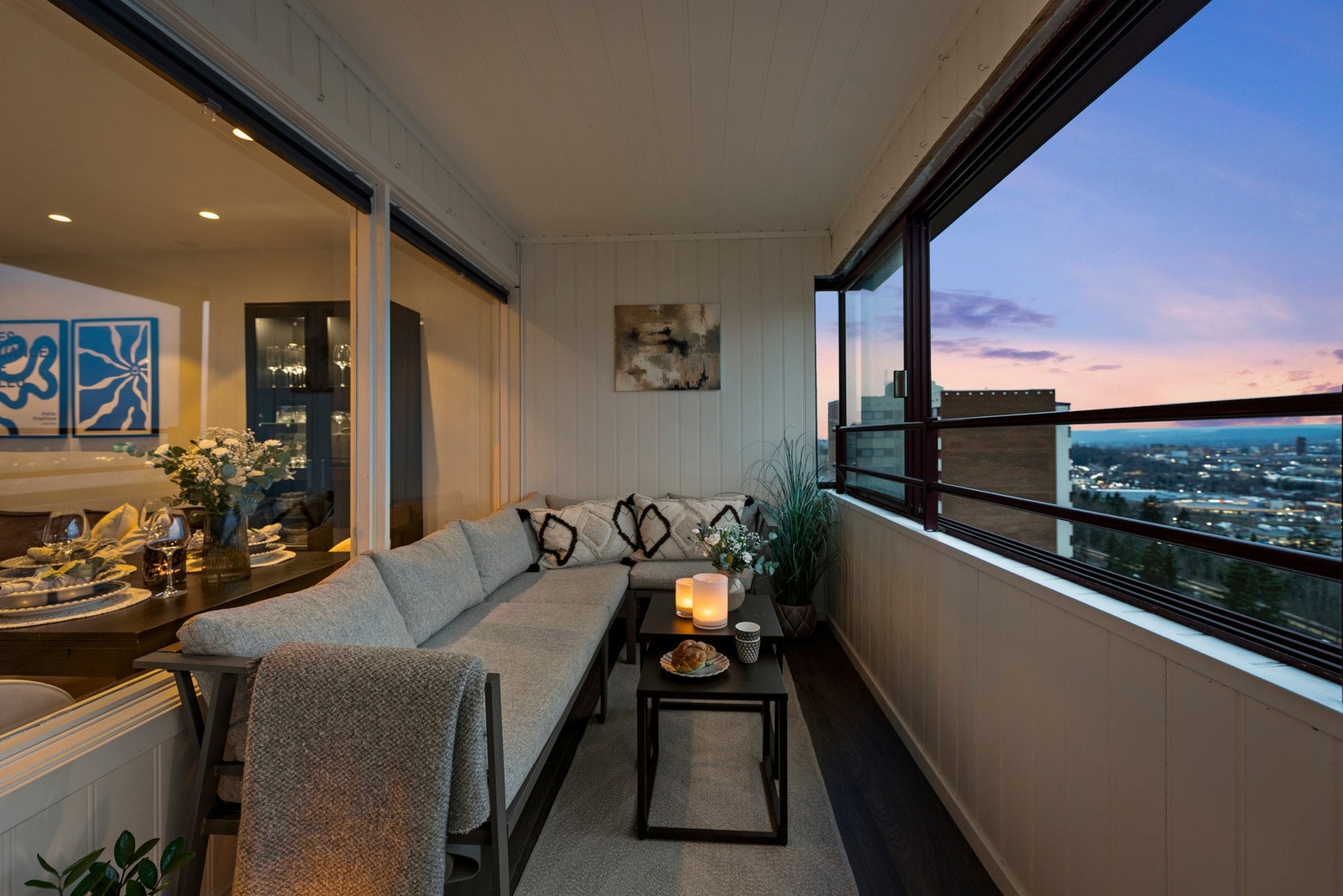 Den nordvestvendte beliggenheten gir nydelig kveldssol Galleribilde