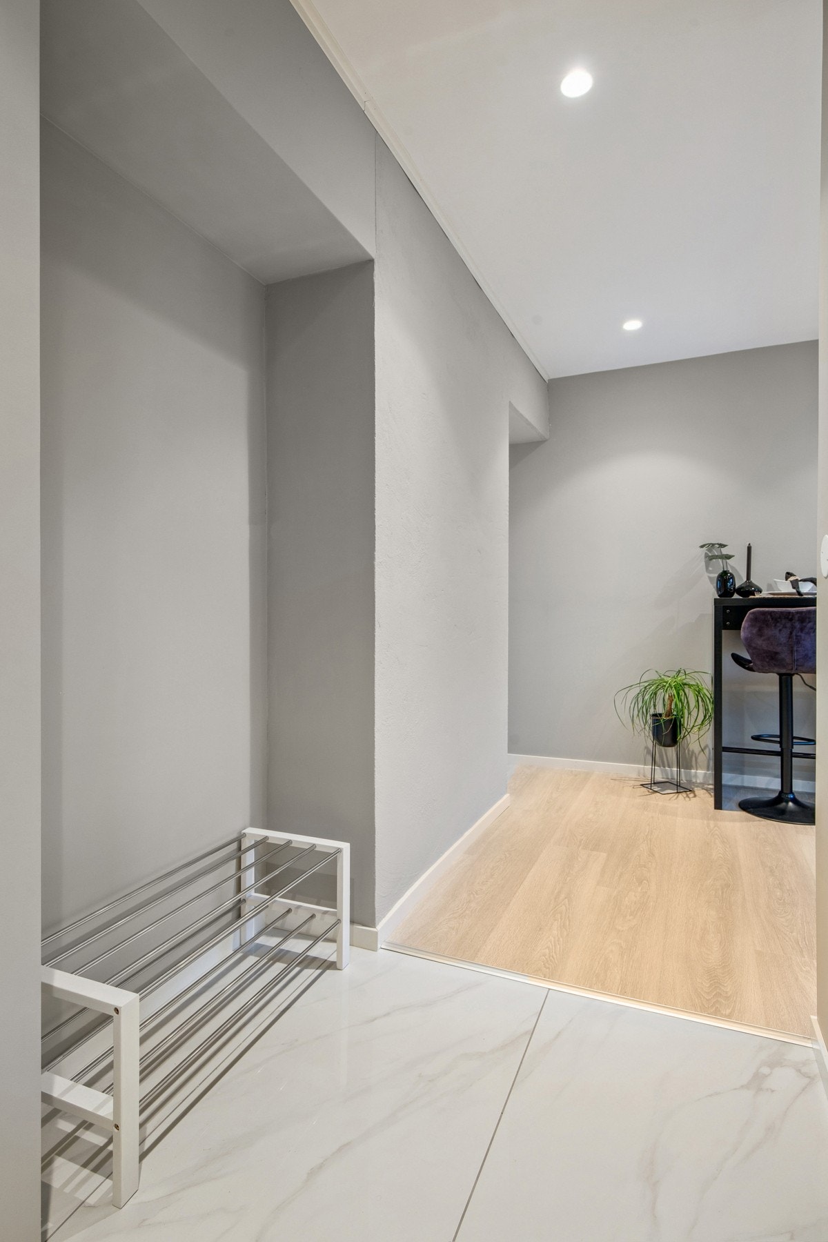 Flislagt gulv med varmekabel i Entré Galleribilde