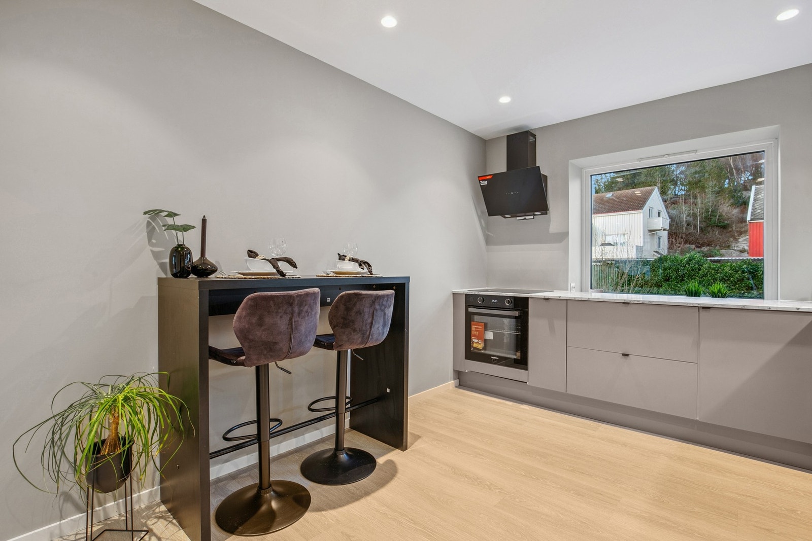 Med barkrakk-løsningen kan du nyte frokosten på kjøkkenbenken Galleribilde