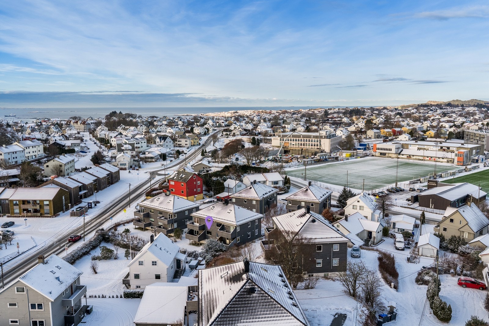 Få minutters gange til Rema 1000 Solvang, frisør m.m. Kort avstand til sentrum. Galleribilde