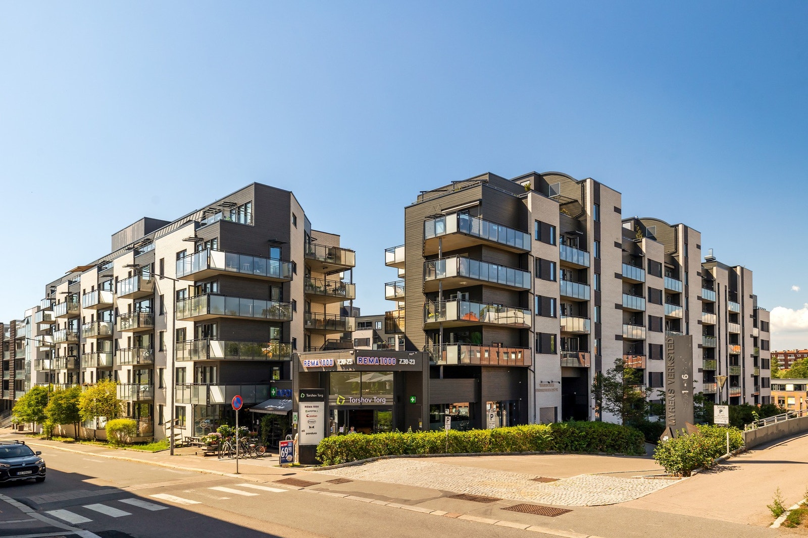 Leiligheten er beliggende sentralt på populære Torshov Torg, et veletablert og attraktivt boligområde i Oslo. Galleribilde