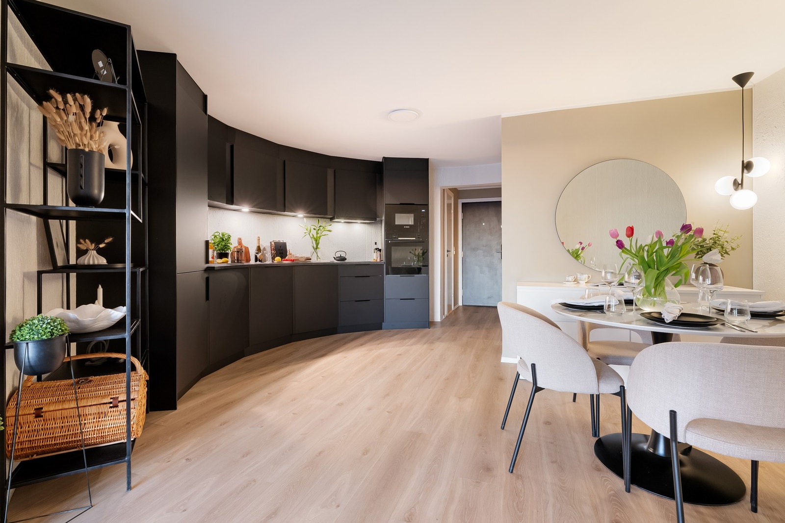 Kjøkkenet er fra Kvik, installert i 2022. Galleribilde