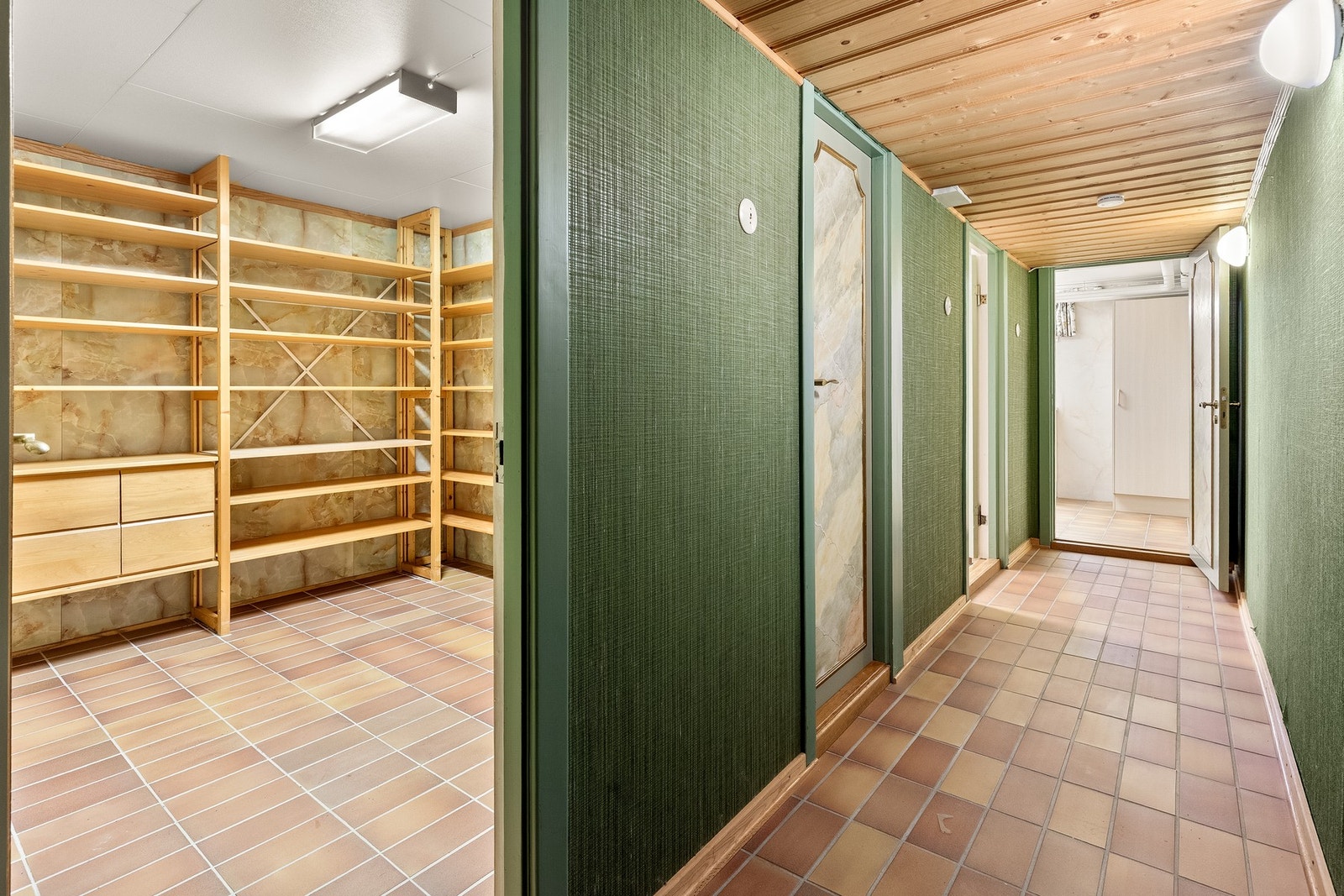 Stor bod i kjelleren Galleribilde