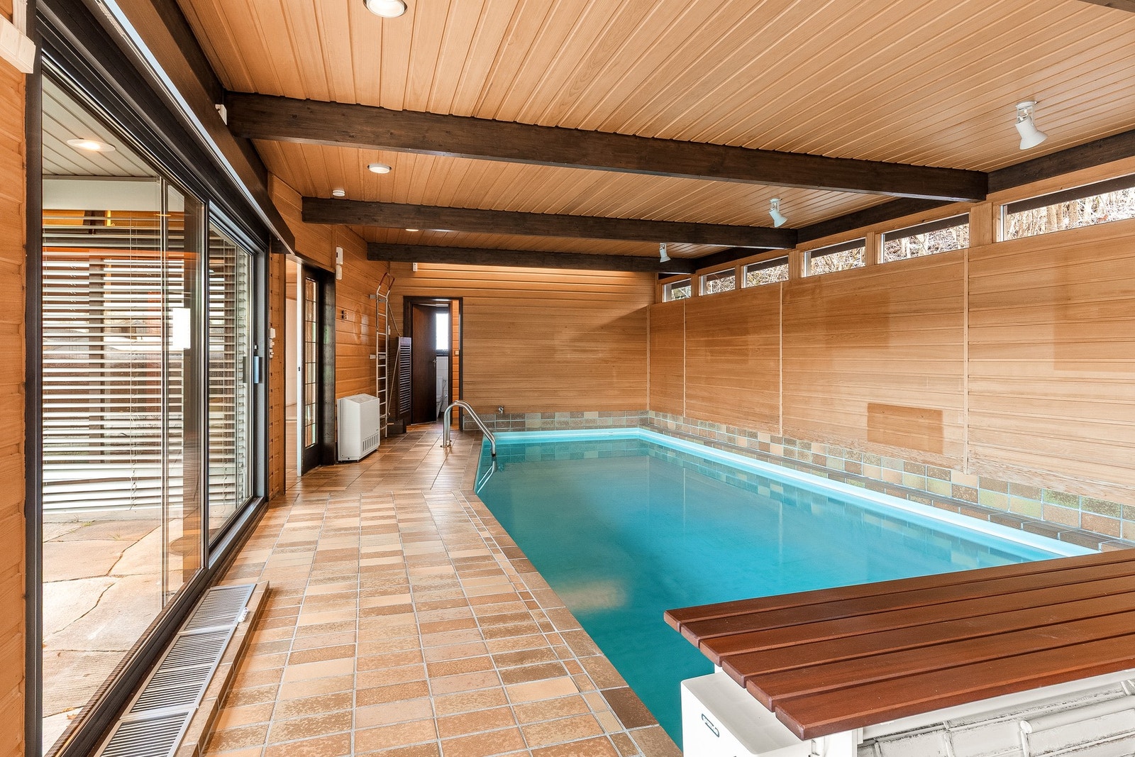 Bassengrom Galleribilde