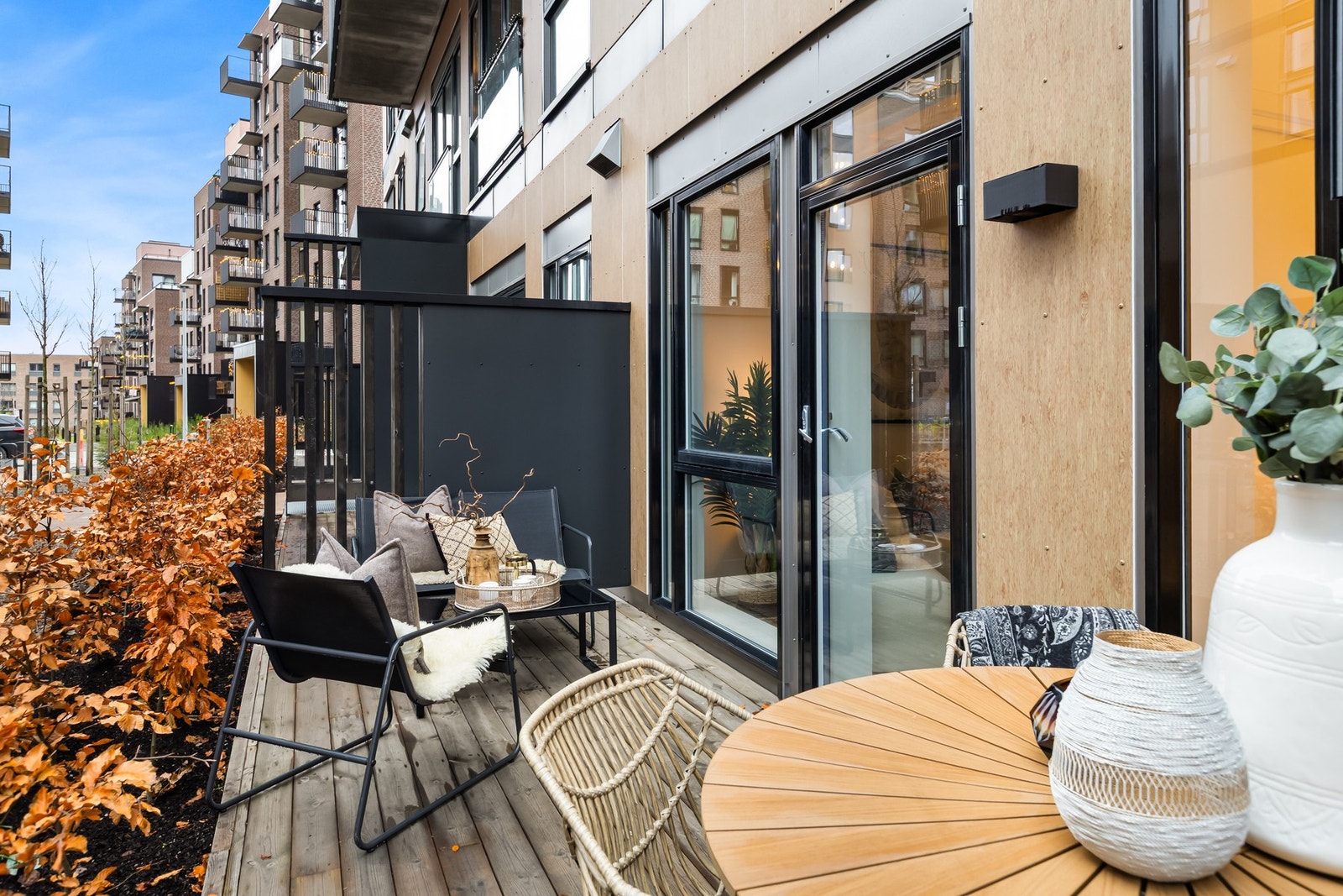 Fra stuen er det utgang til markterrasse på 11 kvm Galleribilde