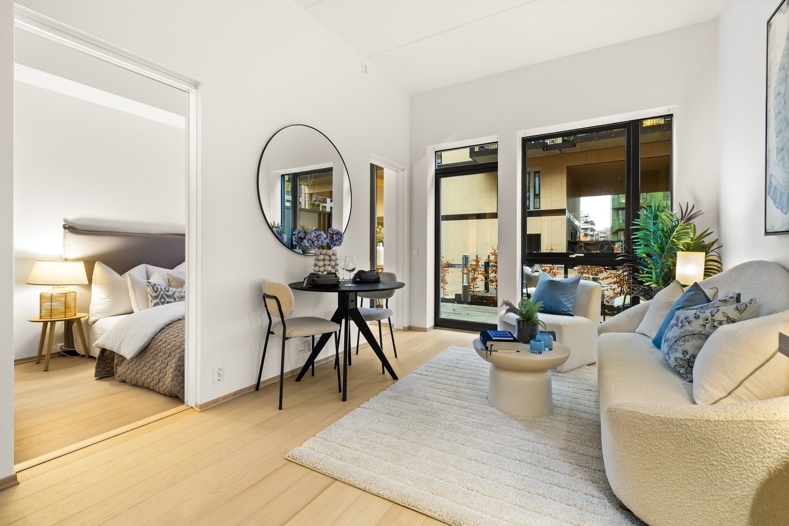 1-stavs eikeparkett med vannbåren gulvvarme Galleribilde