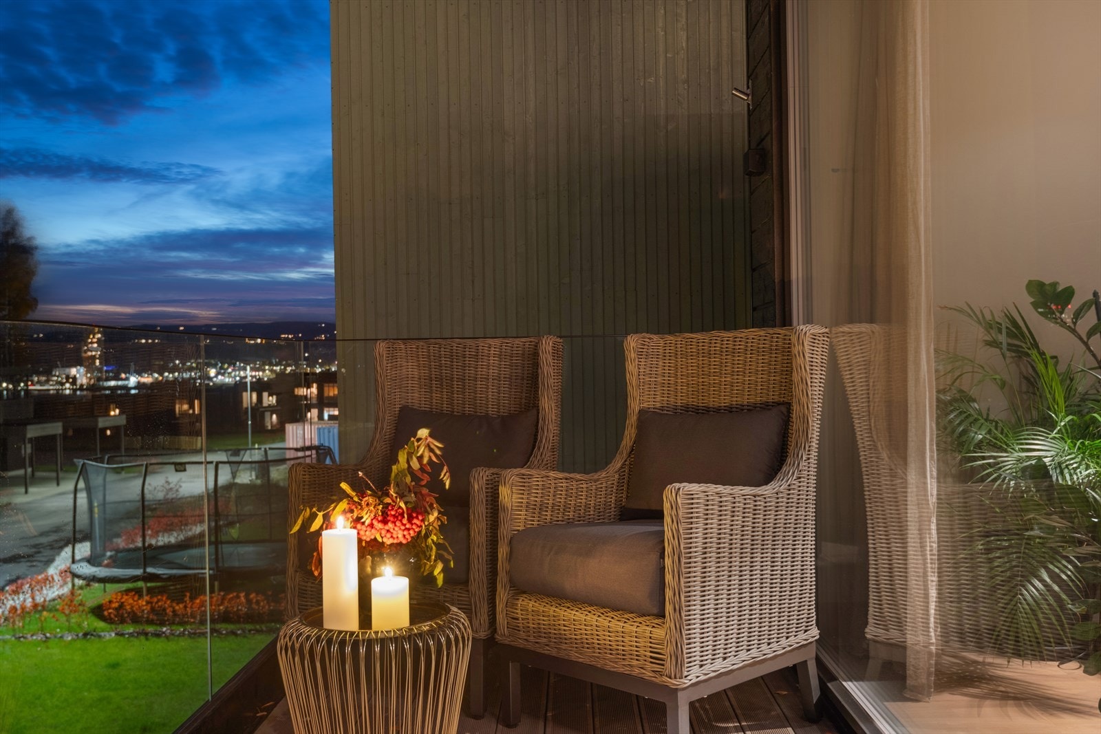 Fra eiendommens balkong kan du se Mjøsa, Mjøstårnet og Mjøsparken. For å besøke disse fasilitetene kan du rusle bortover strand promenaden. Galleribilde