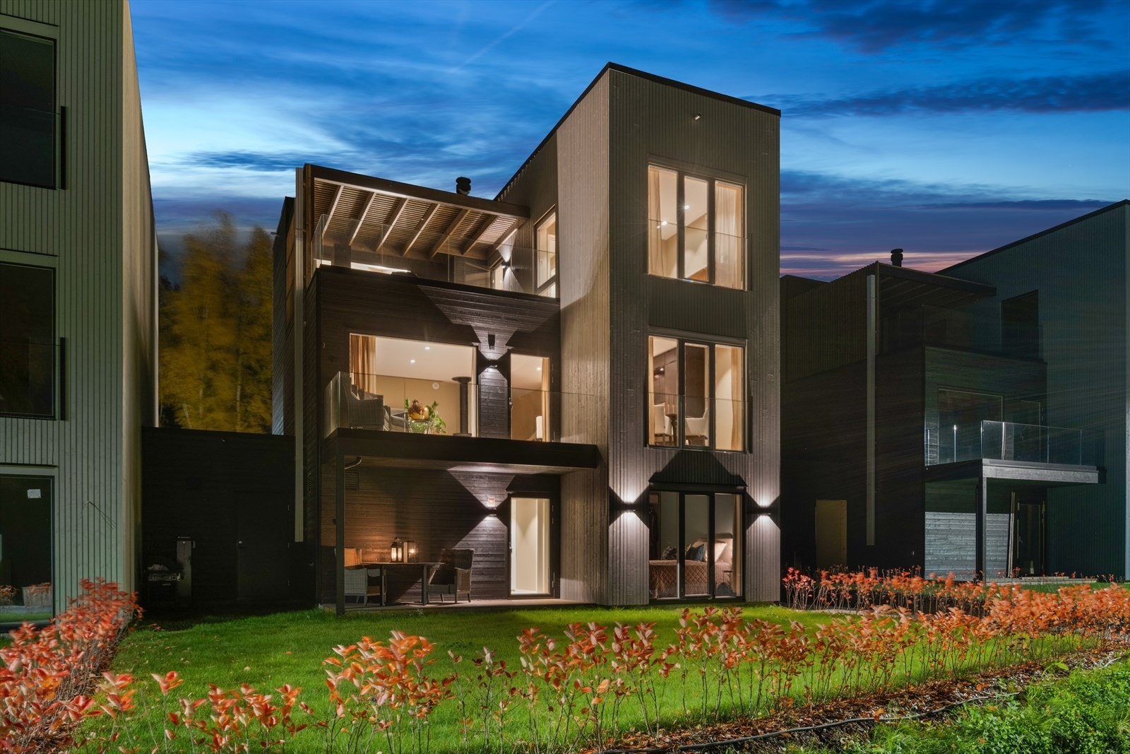 Velkommen til Marielundvegen 6A.
Boligen har meget godt med belysning som gir deg god stemning på sene høstkvelder. Galleribilde