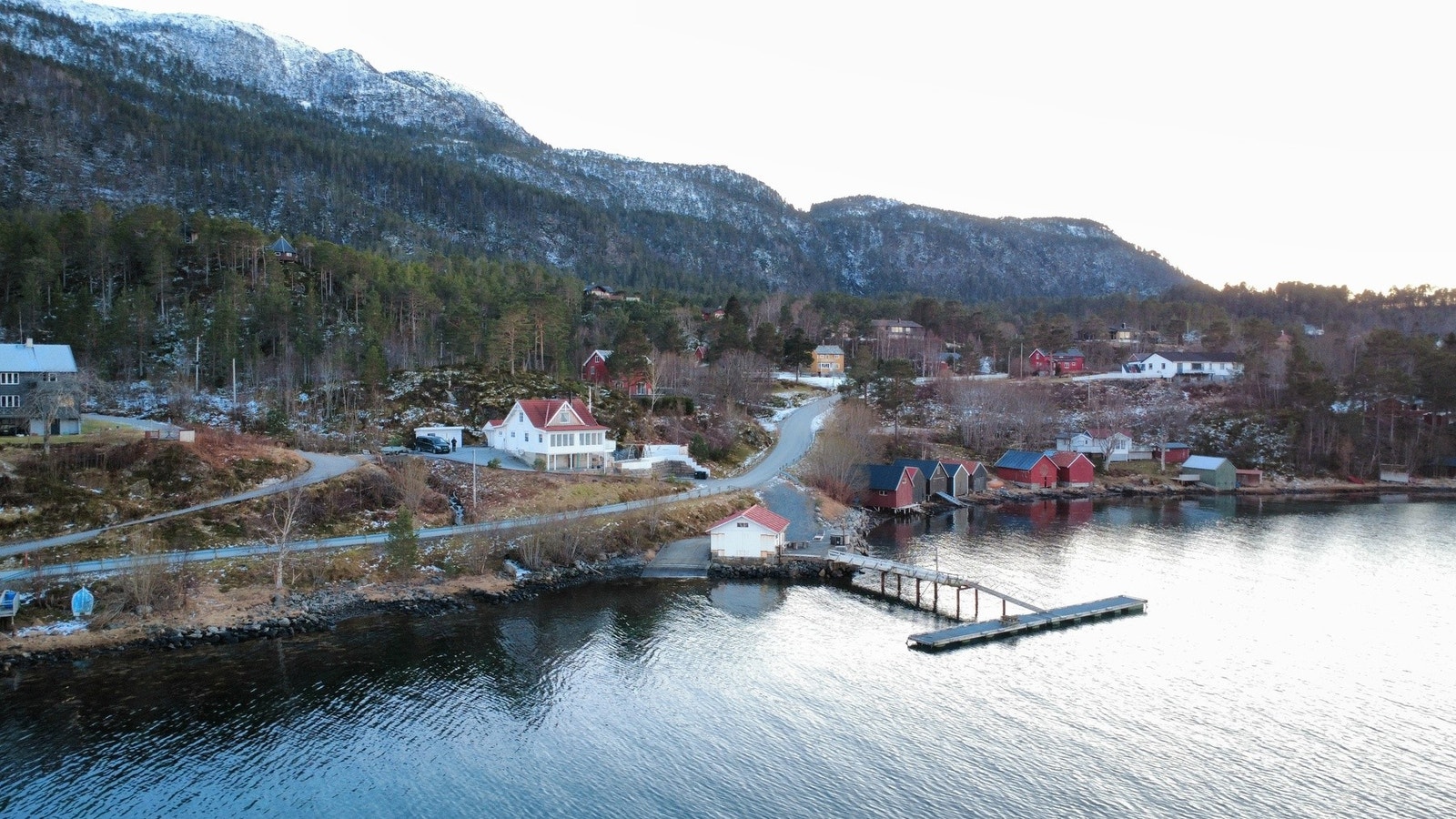 Maritimt bomiljø med flott utsikt og gode sol/lysforhold Galleribilde