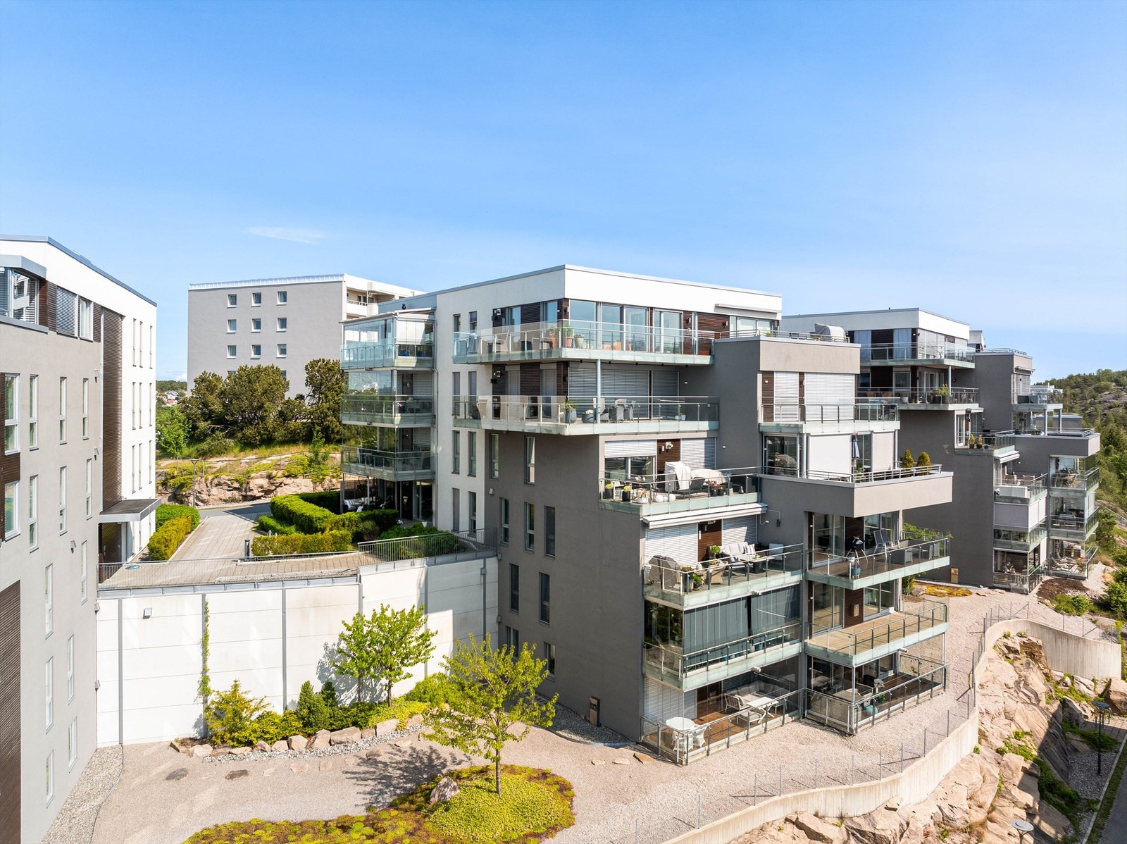 Leiligheten er en del av Bryggerifjellet 1 sameie som består av i alt 70 seksjoner. Galleribilde