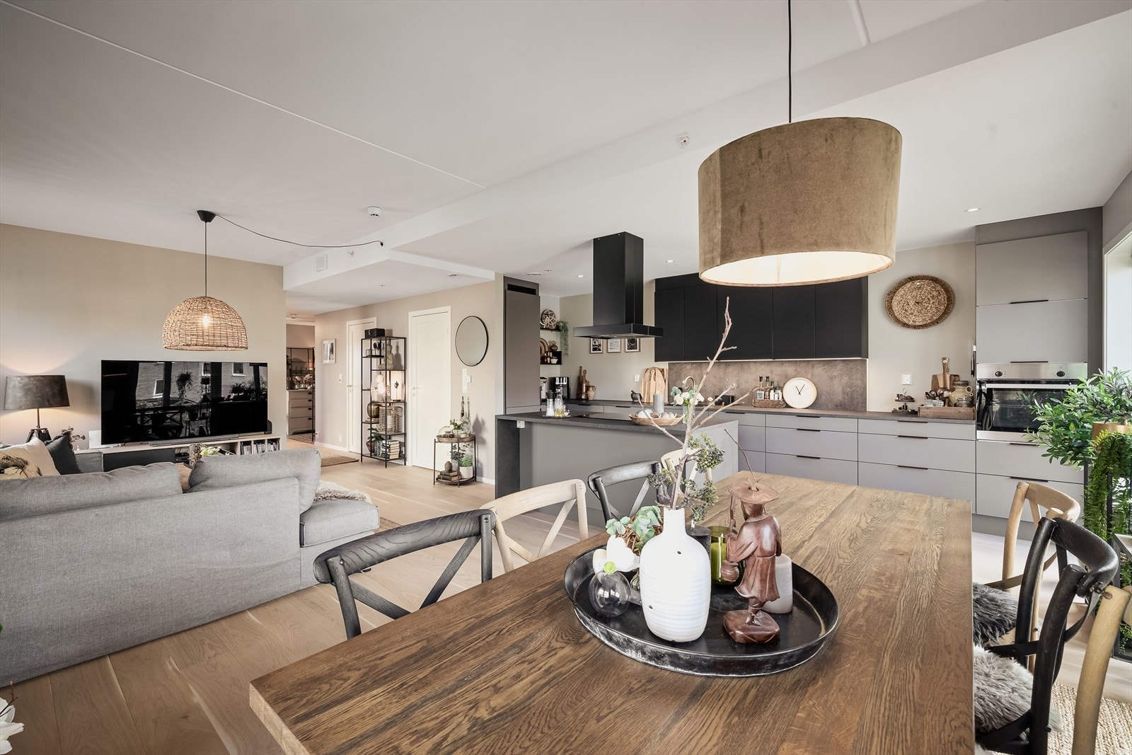 Leiligheten har god plass til stor spisestue ved kjøkkenet Galleribilde