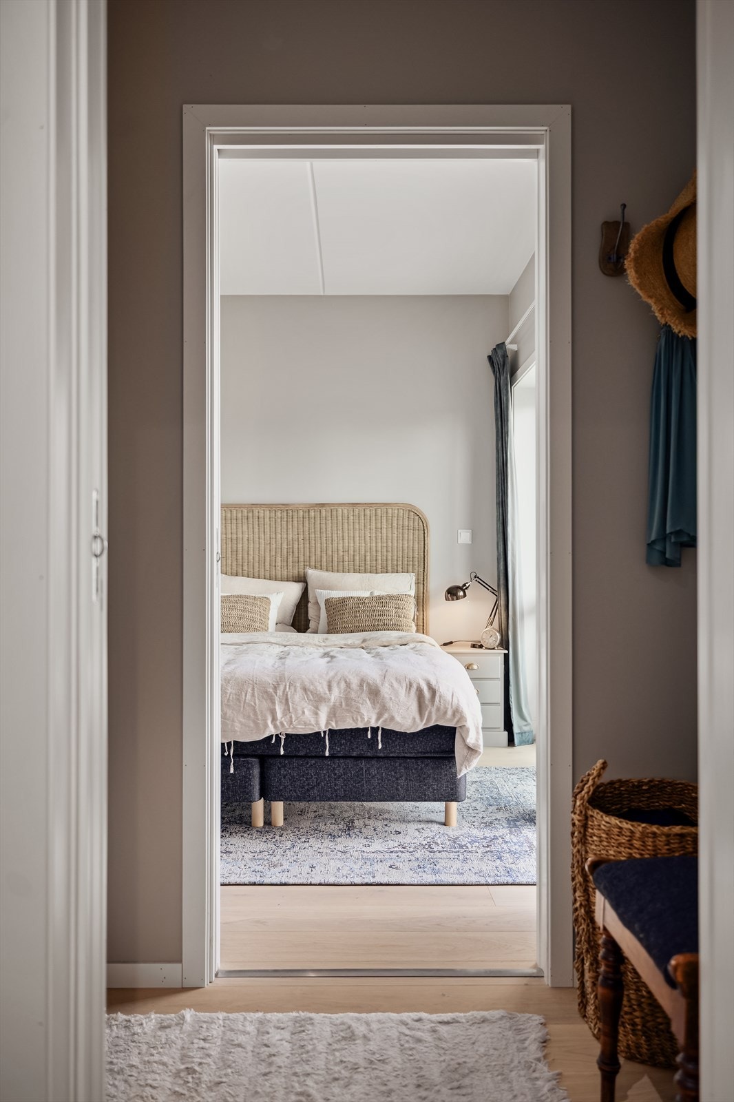 Fra bad mot soverom Galleribilde