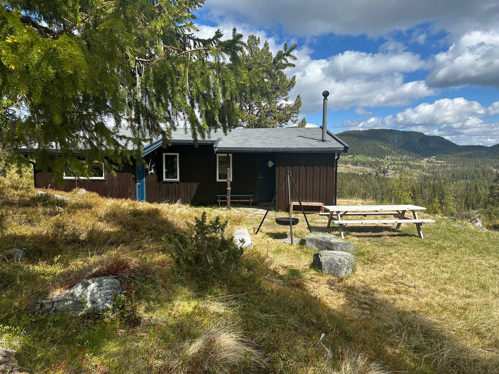Hyggelig uteplass ved hytta og flott utsikt Galleribilde