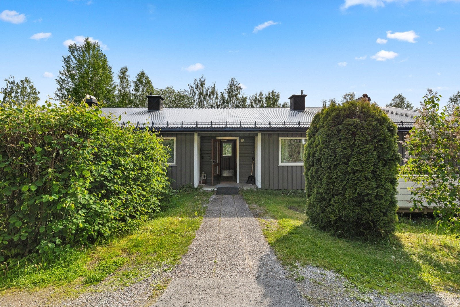 Et hyggelig felles inngangsparti ønsker deg velkommen! Galleribilde