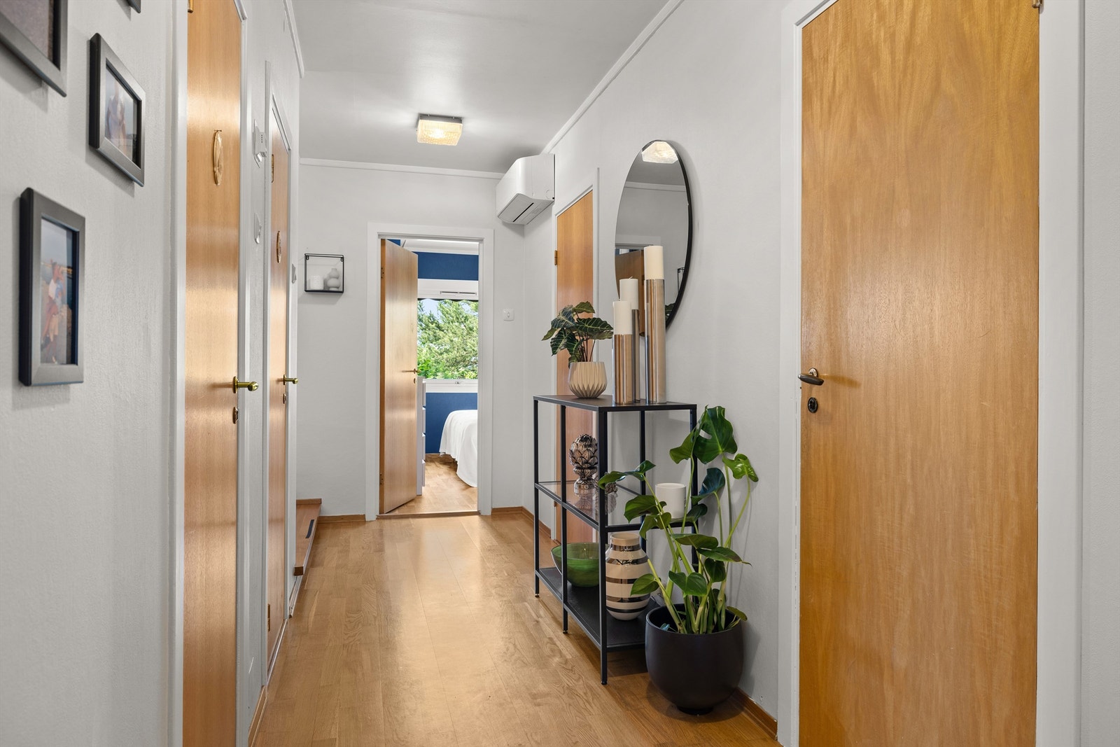 Gangen tar deg til de øvrige rommene i etasjen. Galleribilde