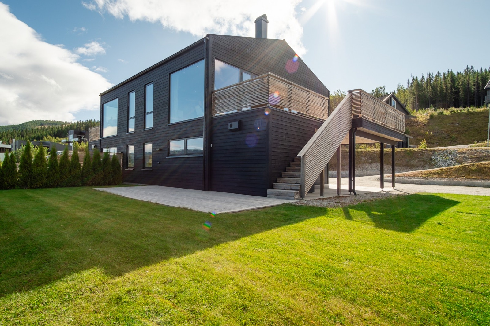 Halvpart av moderne tomannsbolig fra 2020 Galleribilde