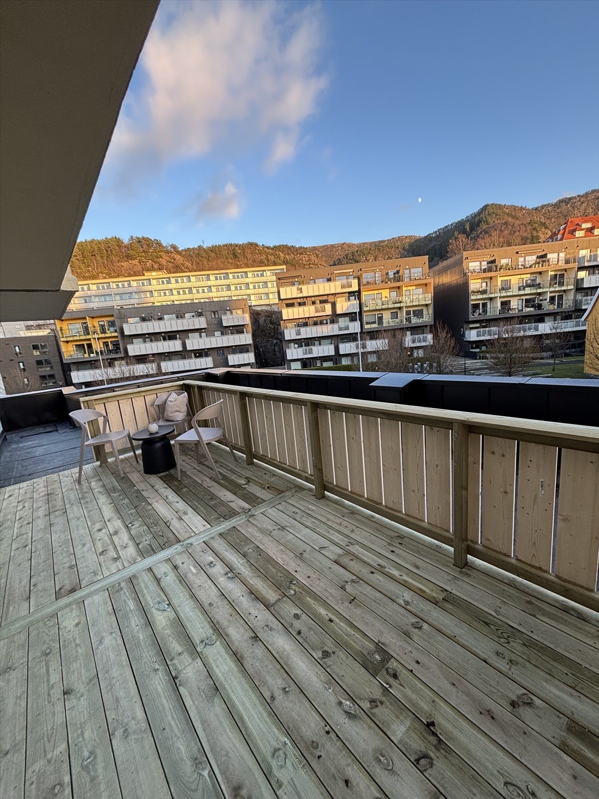 Dette er en privat terrasse for denne seksjonen. Galleribilde