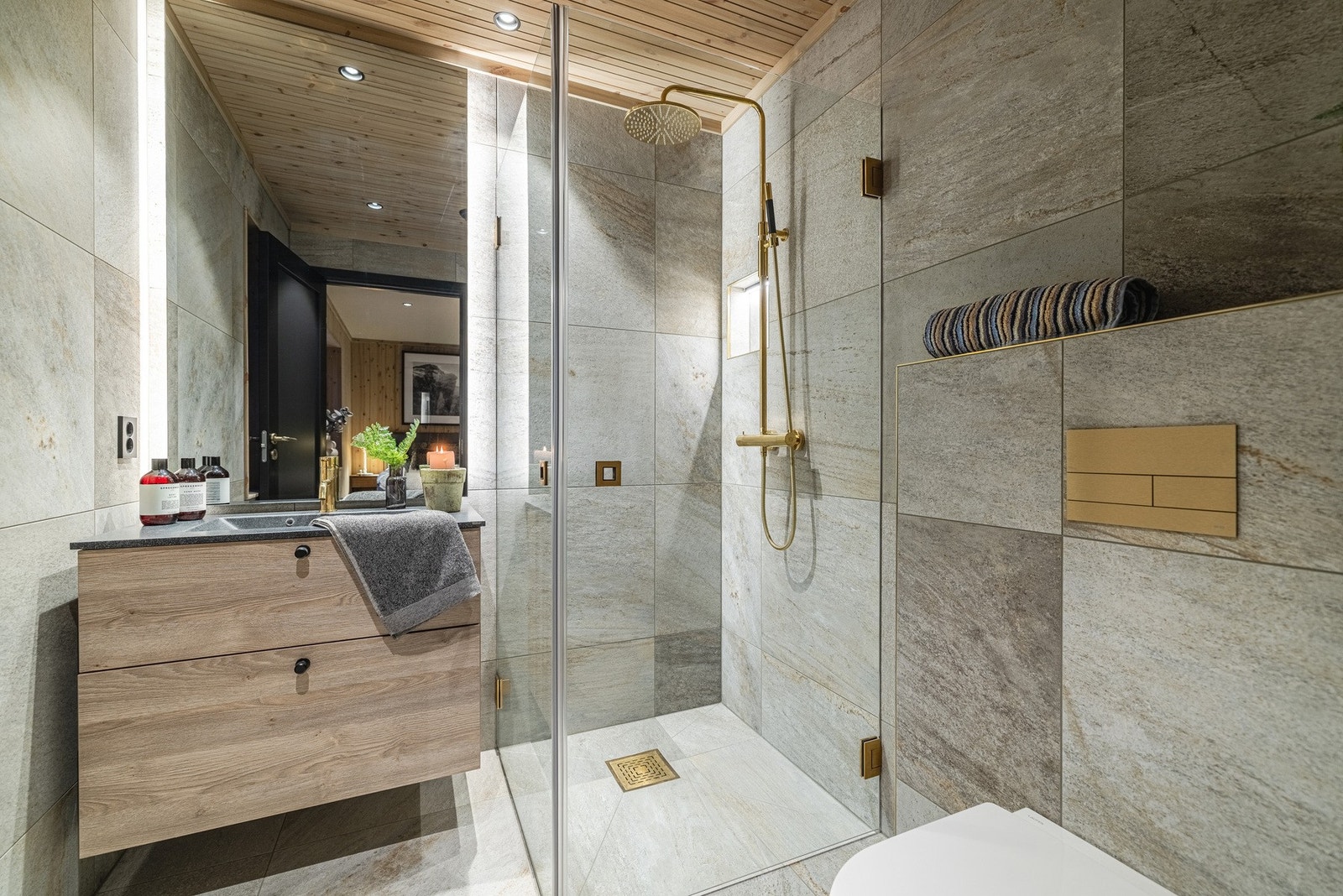 Baderom tilhørende master soverom. Galleribilde