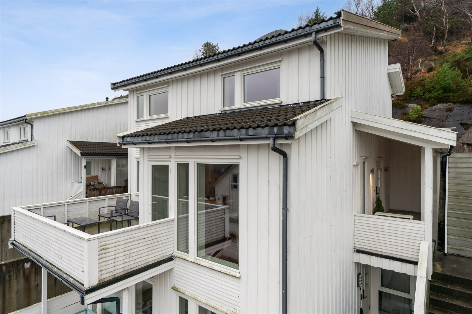 Reinsdyrveien 34B ligger i et barnevennlig og etablert boligområdet rundt 4 km fra Egersund sentrum. Galleribilde