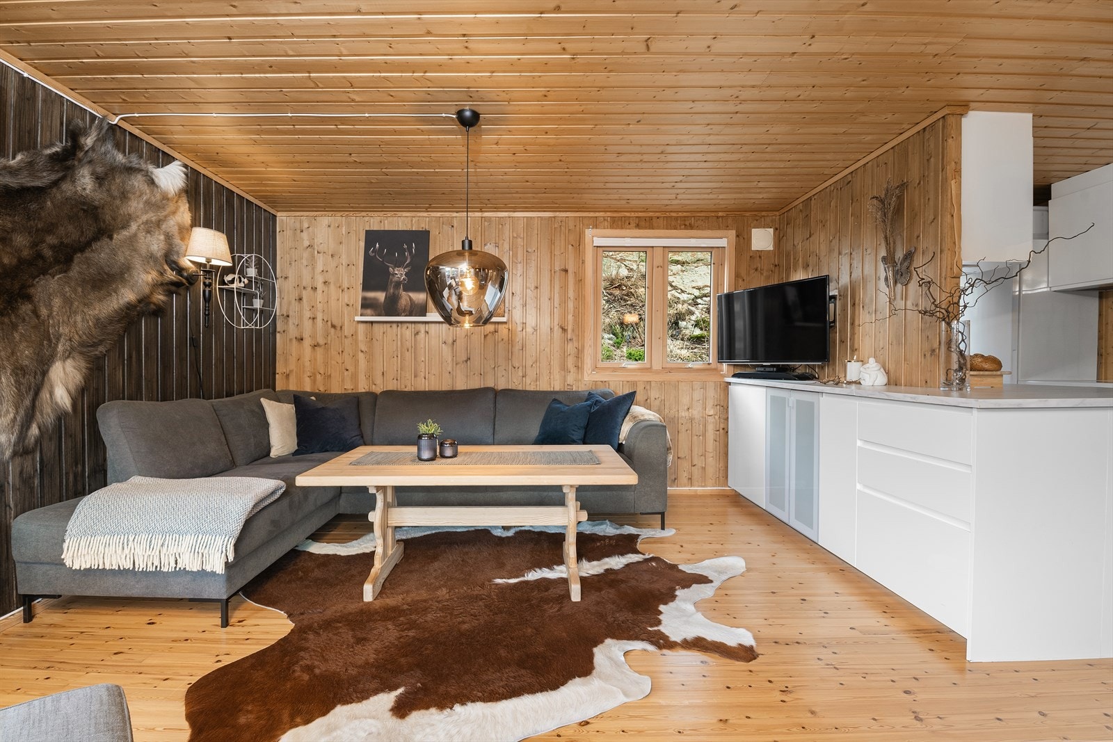 Det ble lagt inn strøm i hytten i 2020 Galleribilde