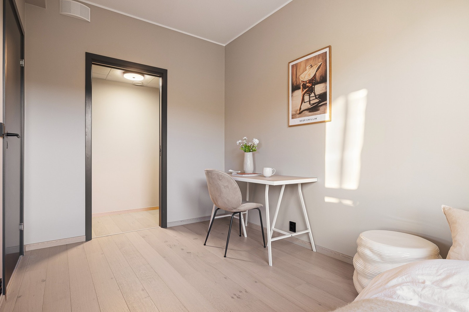 Med direkte adkomst fra gjesterommet er det også en innvendig bod. Galleribilde