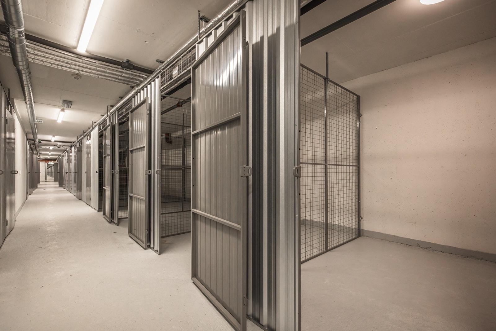 Leiligheten disponerer en romslig bod på 5 kvm i sameiets næringsseksjon/garasjeanlegg. Galleribilde