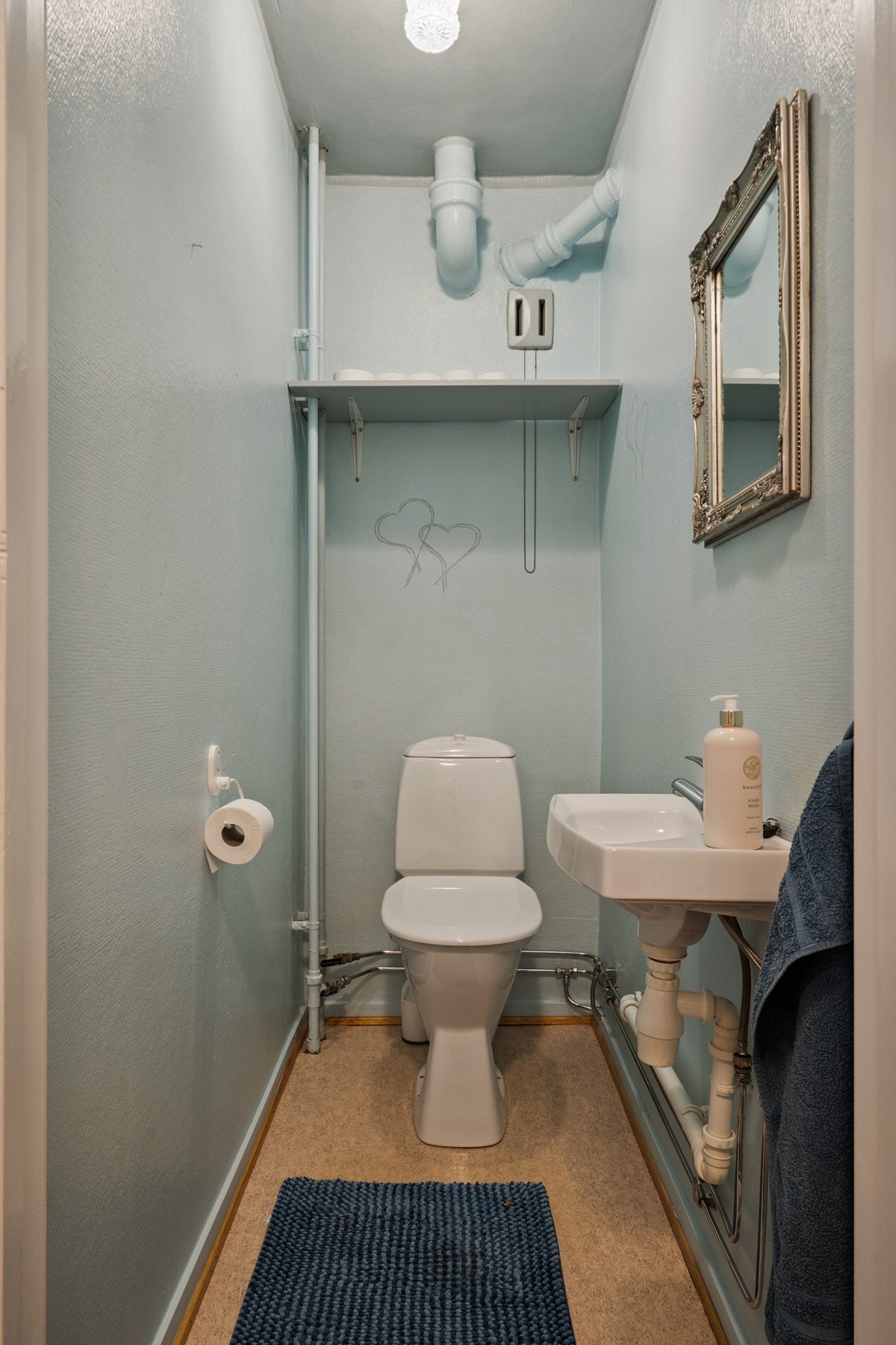 Toalettrom. Galleribilde