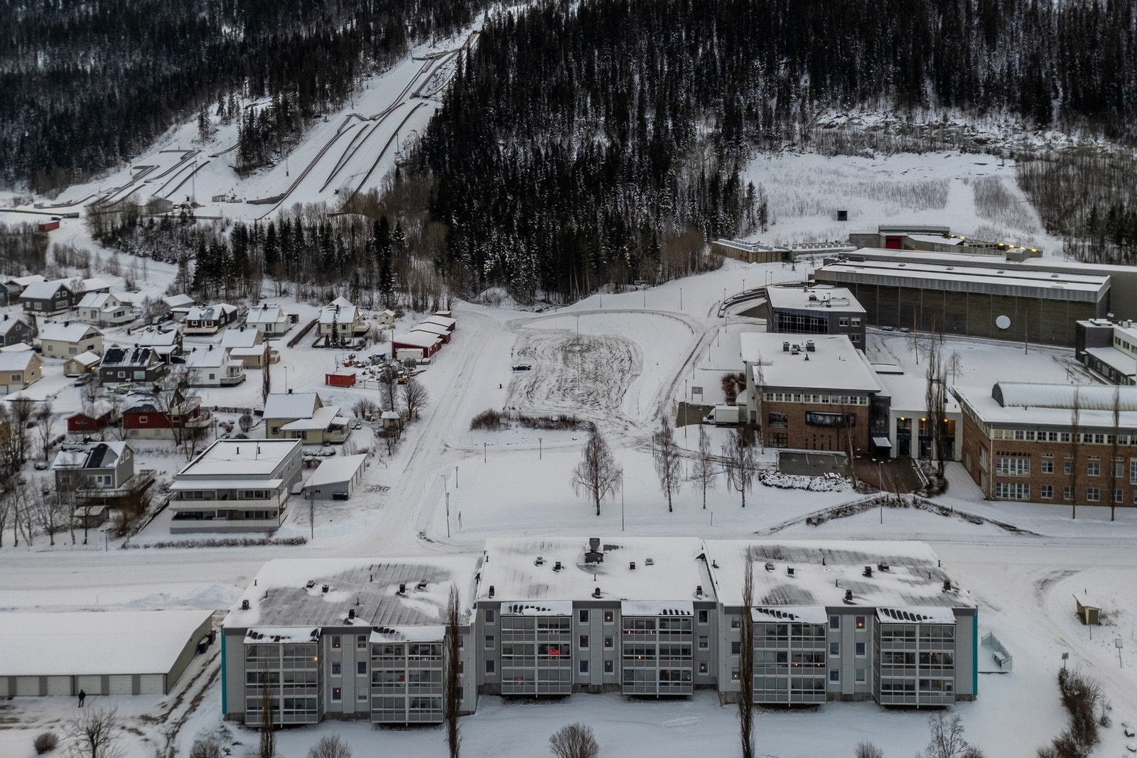 Langneset har en attraktiv beliggenhet med kort vei til sentrum og alle nødvendige fasiliteter. Galleribilde