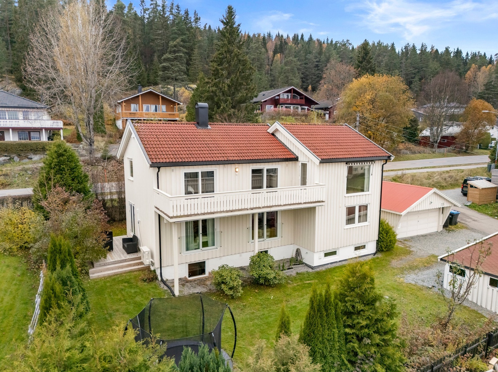 Christian Halvorsen v/EIE eiendomsmegling har gleden av å presentere Aamodtterrassen 35! Foto: Shuttr Eiendomsfoto Galleribilde