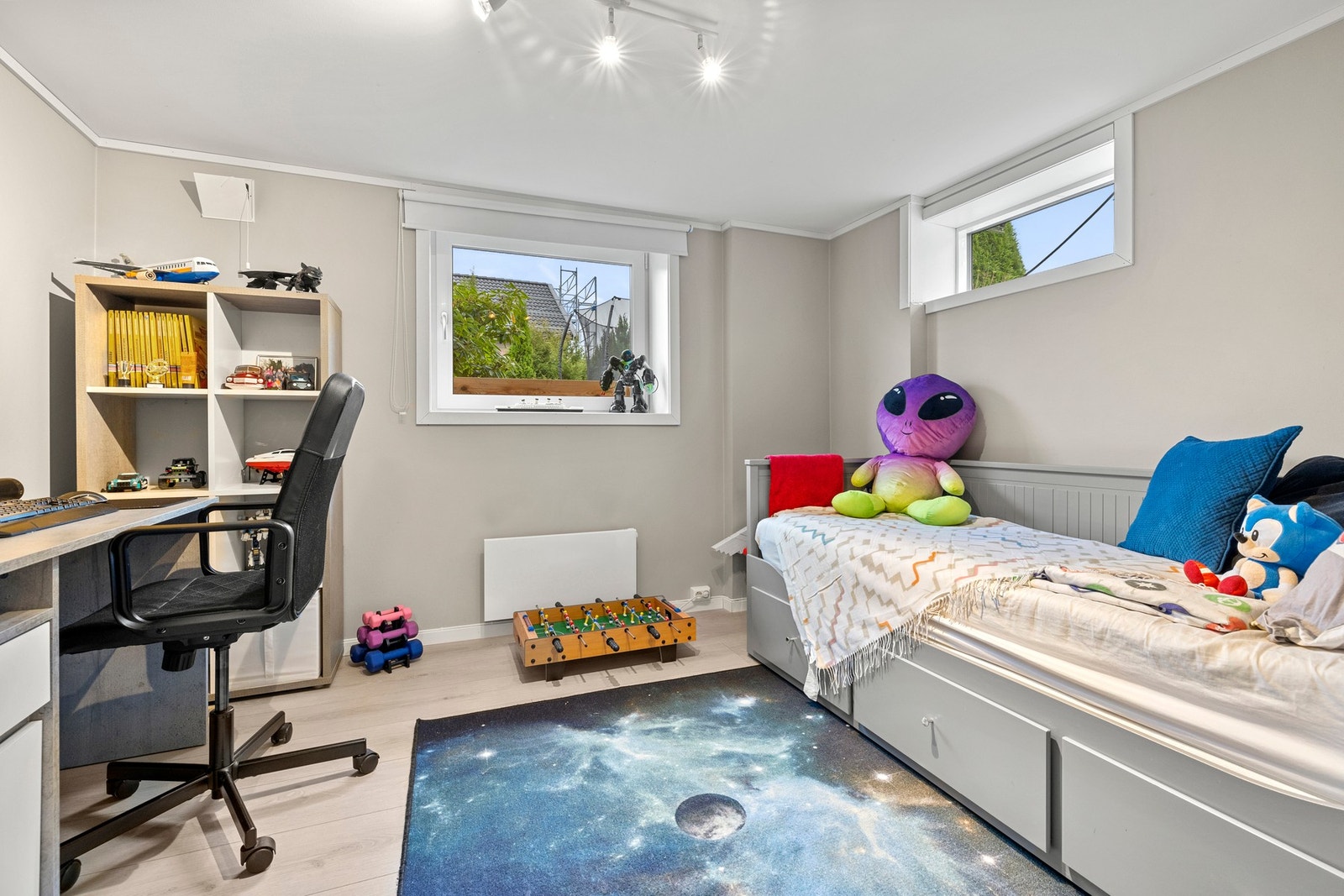 I kjelleretasjen finner du to rom som i dag benyttes som soverom. (Ikke godkjent) Galleribilde