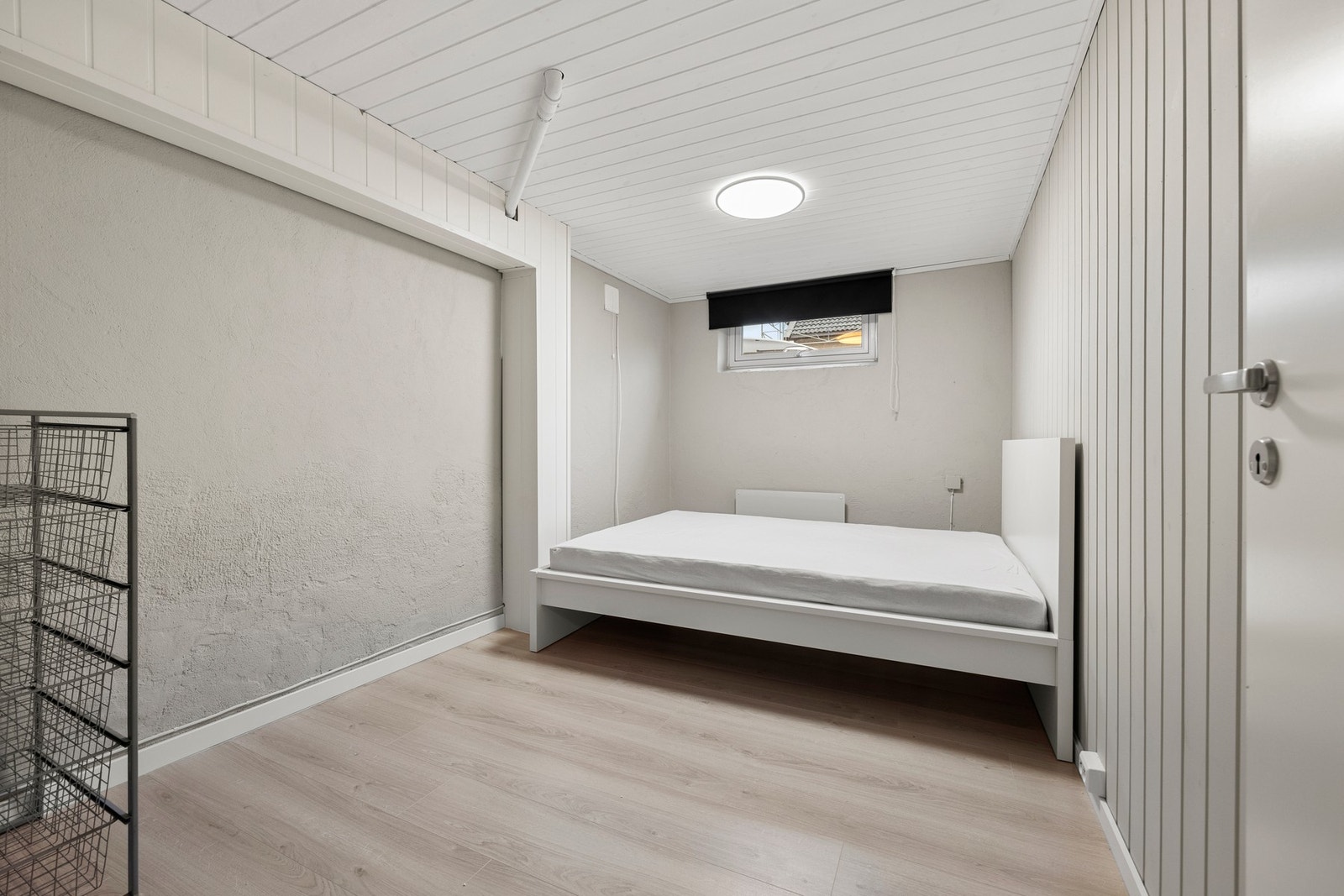 Innredet rom, ikke godkjent som soverom. Les mer under "midlertidig brukstillatelse og ferdigattest". Galleribilde