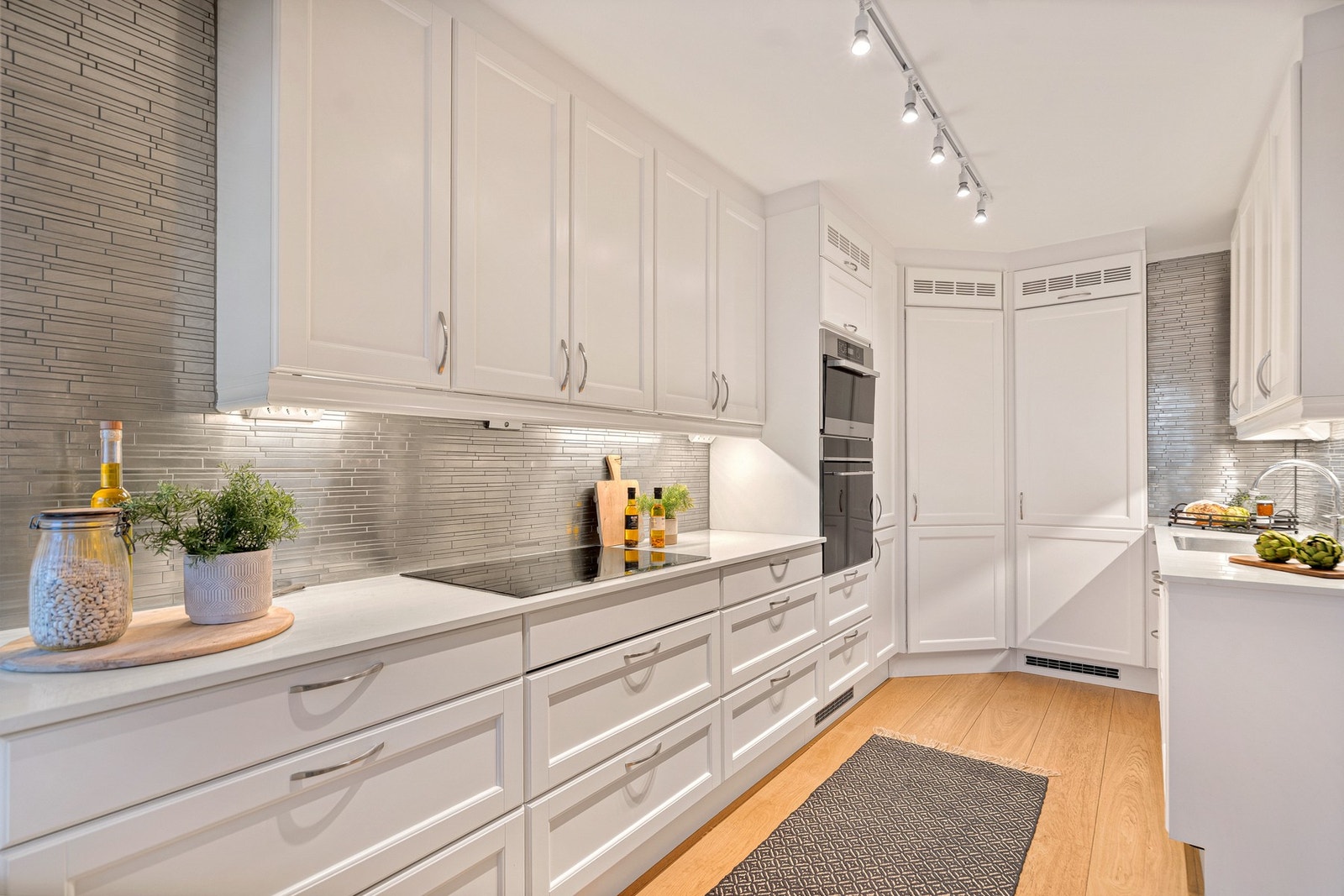 Smakfull, klassisk og tidløs kjøkkeninnredning Galleribilde