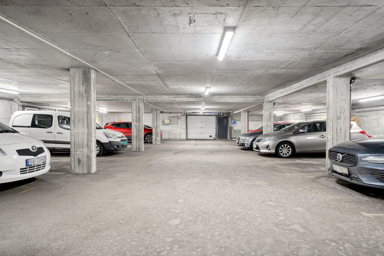 Det tilhører leiligheten en p-plass i garasjeanlegget Galleribilde