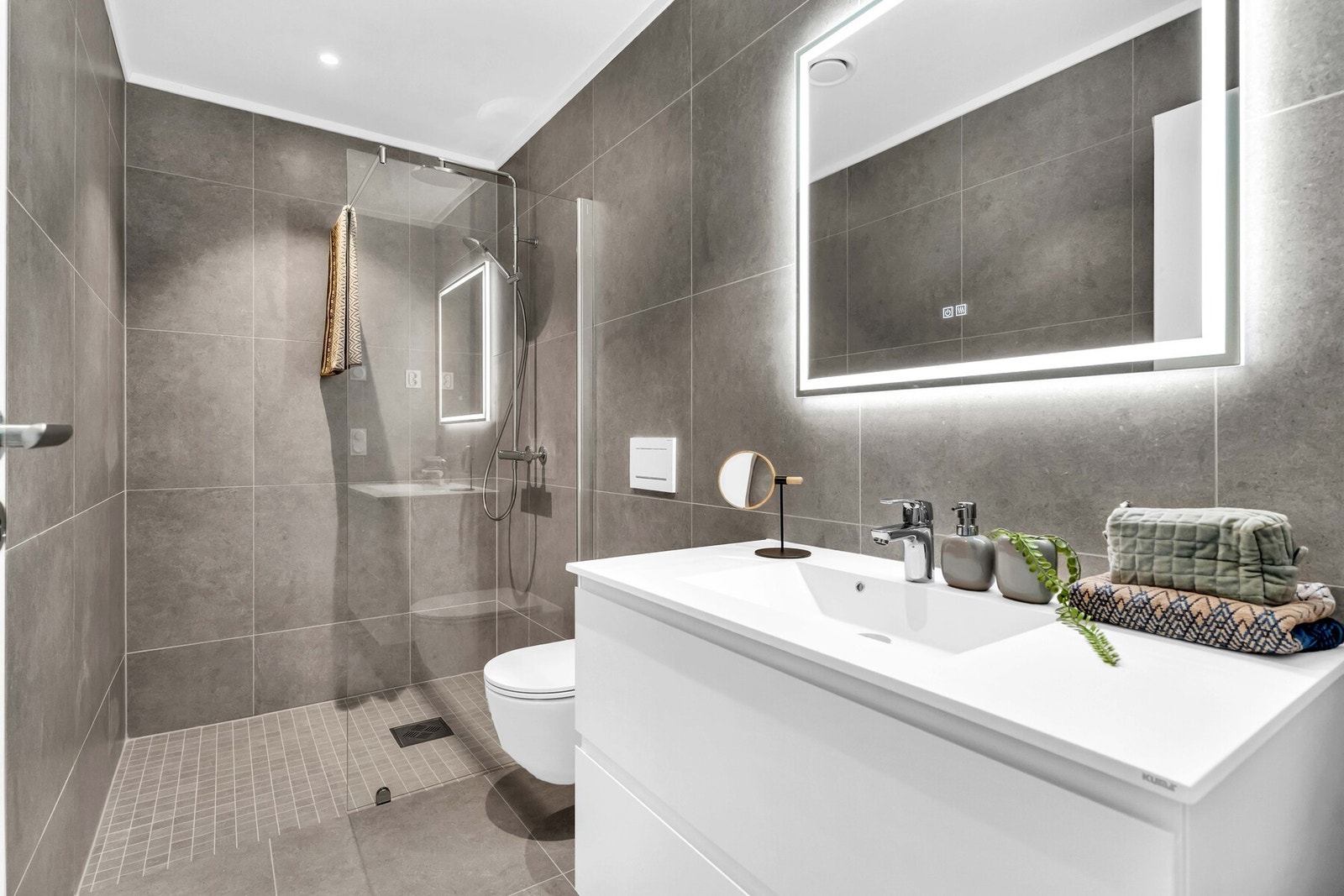 Bildene er hentet fra den andre seksjonen i prosjektet, som har speilvendt planløsning. Avvik kan forekomme. Galleribilde