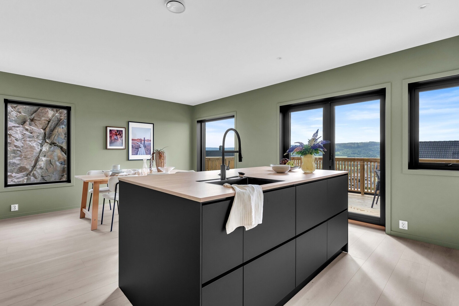 Bildene er hentet fra den andre seksjonen i prosjektet, som har speilvendt planløsning. Avvik kan forekomme. Galleribilde