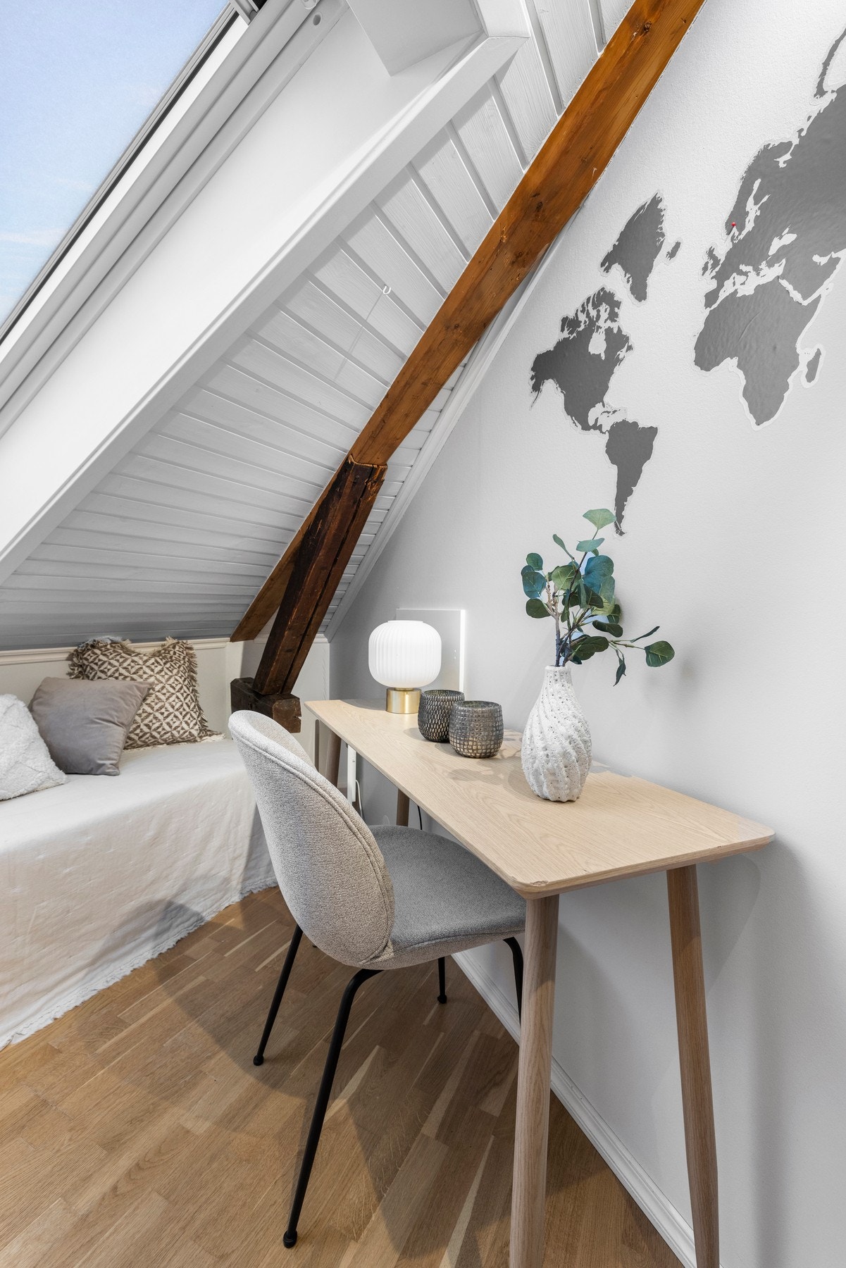 - Fin plass til hjemmekontor - Galleribilde