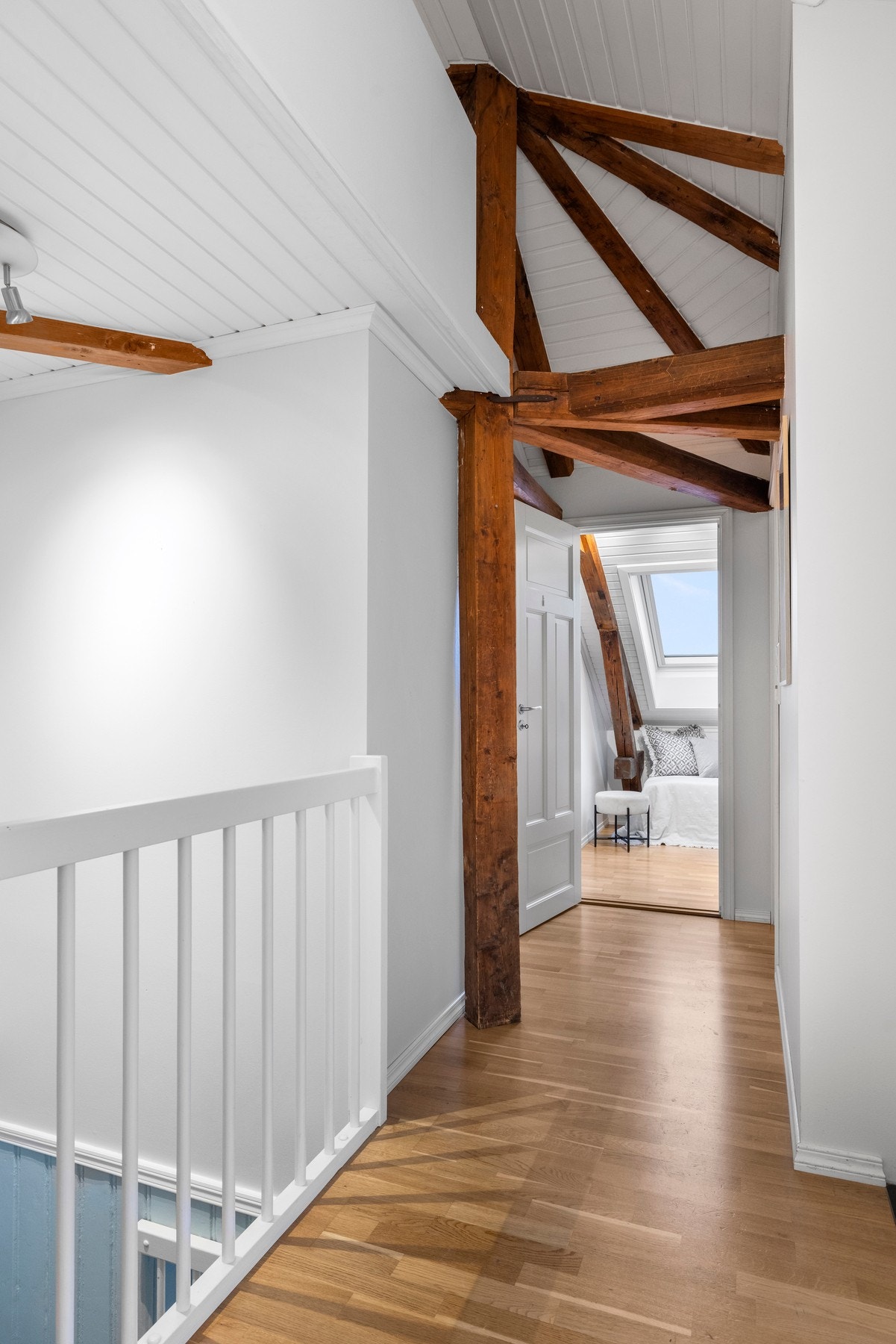 - Trestavs parkett på loft - Galleribilde